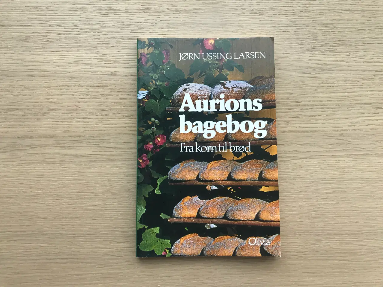 Billede 1 - Aurions bagebog  -  Fra korn til brød