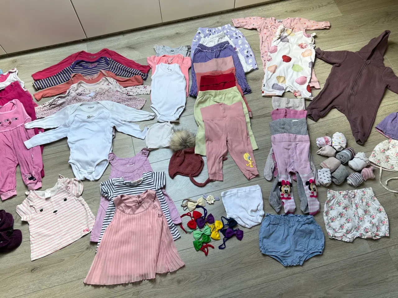 Billede 1 - Babytøjpakke pige str 62 (58 dele) 