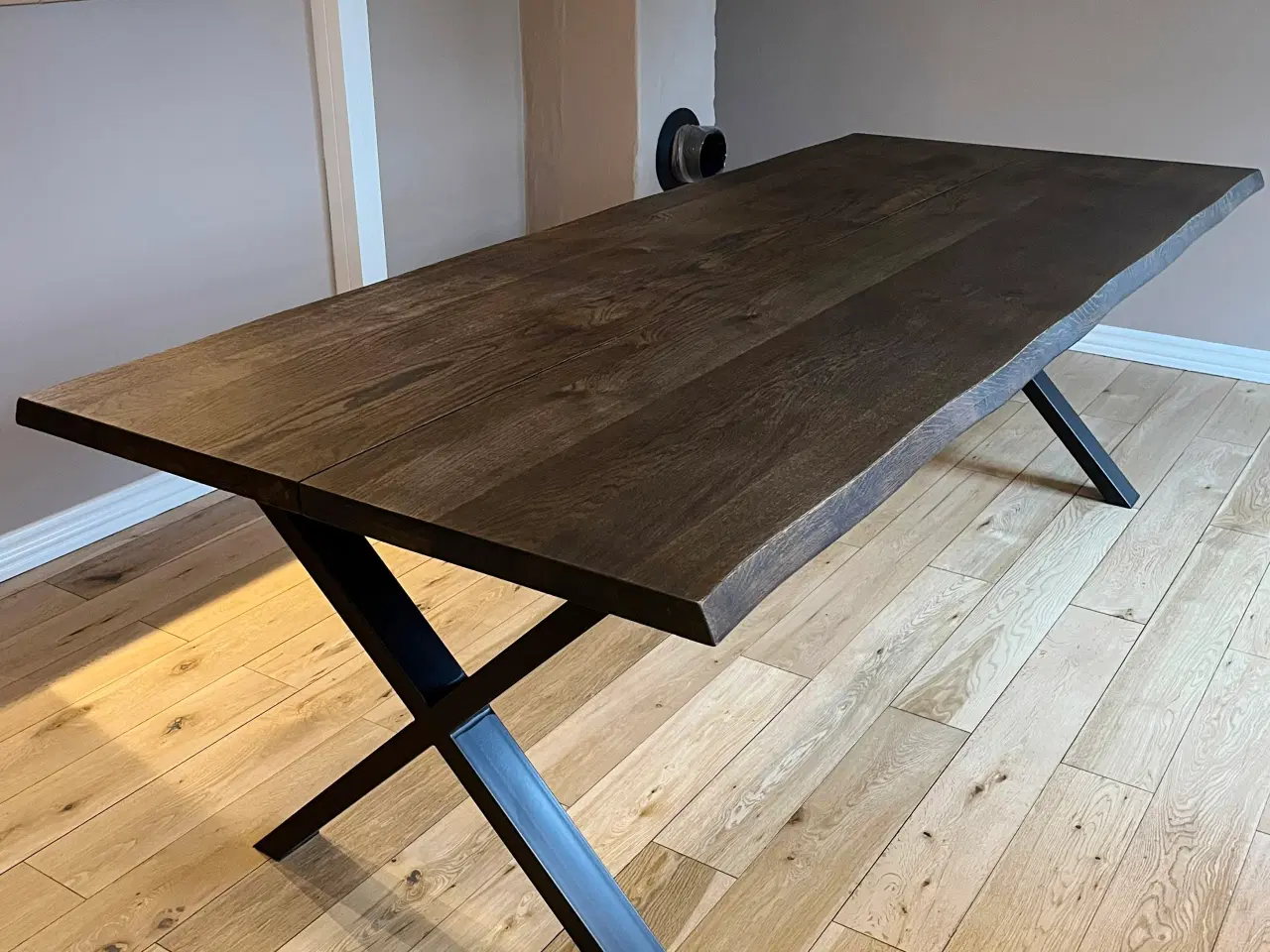 Billede 5 - Plankebord i røget eg med 2 tillægsplader