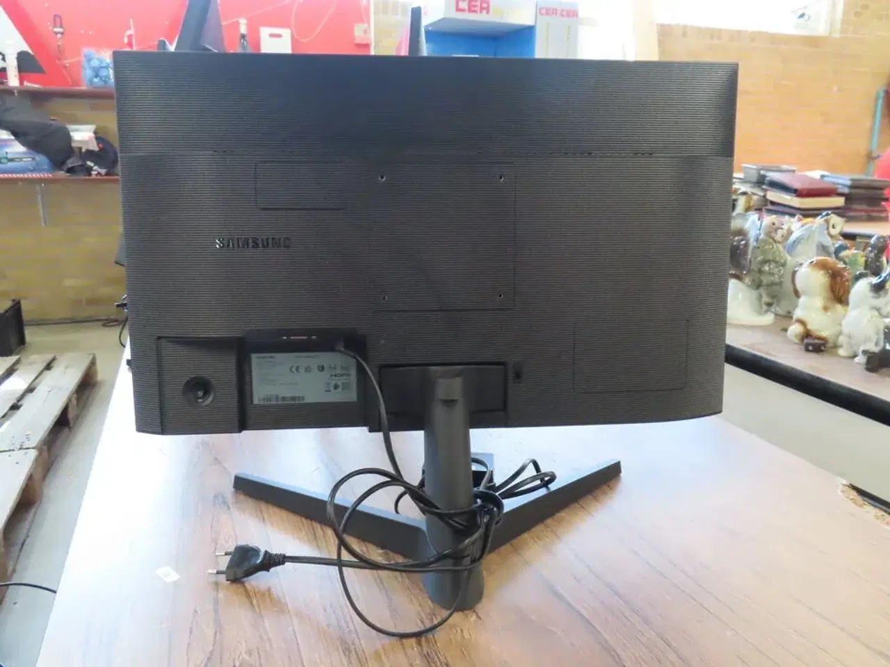 Billede 2 - 27" Computerskærm SAMSUNG F24T350HR