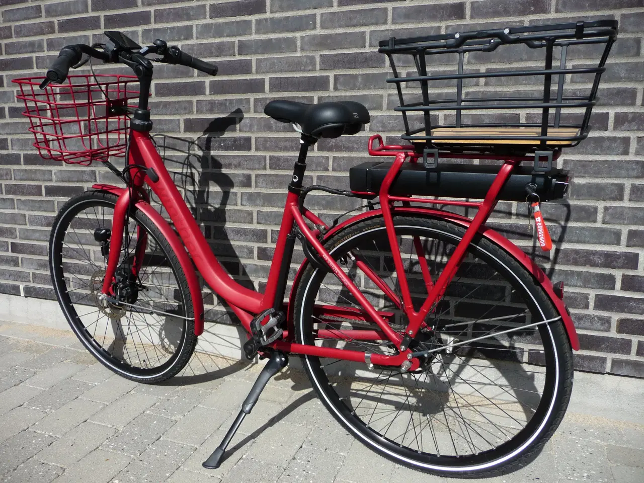 Billede 4 - Slagtilbud på 2 næsten nye elcykler