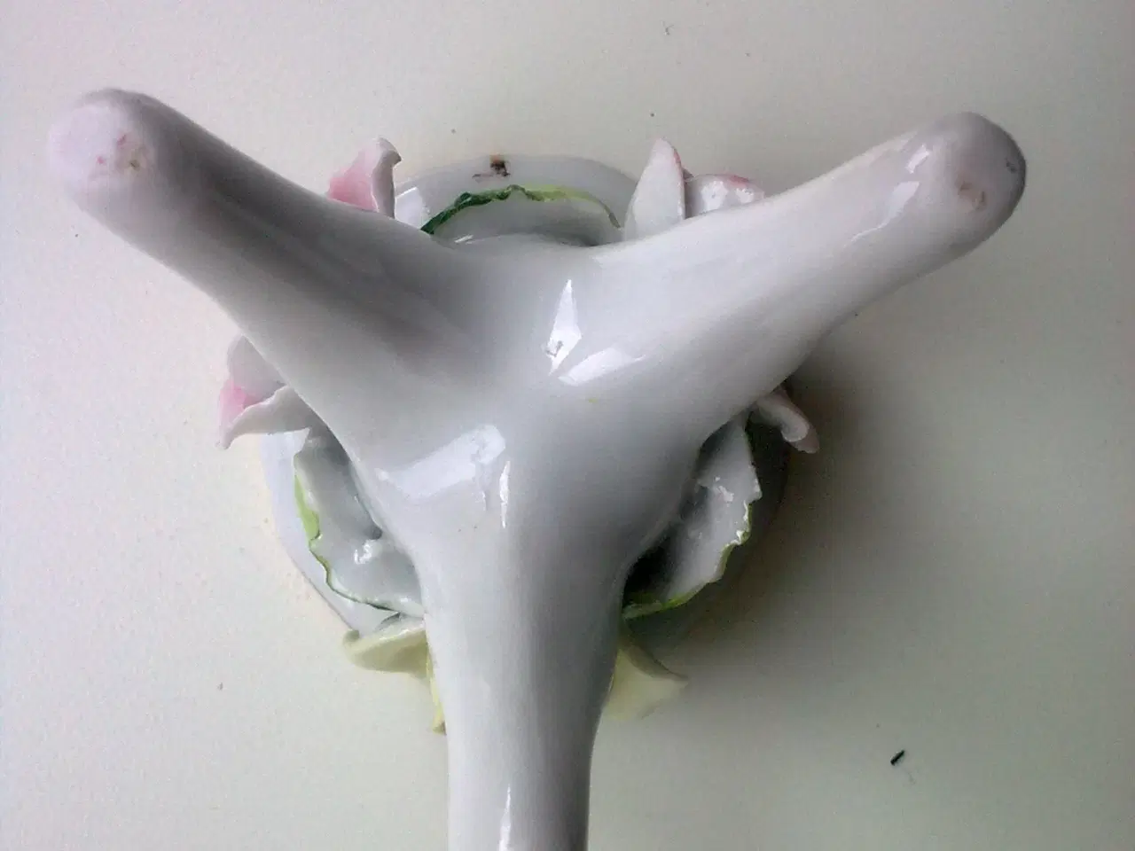 Billede 15 - Håndlavet porcelæn rose lysholder + 6 hvide roser