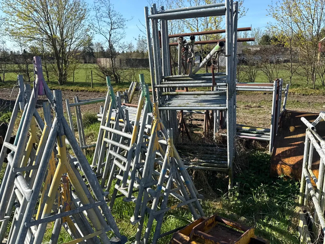 Billede 5 - Bukkestillads med næsten nye plader.