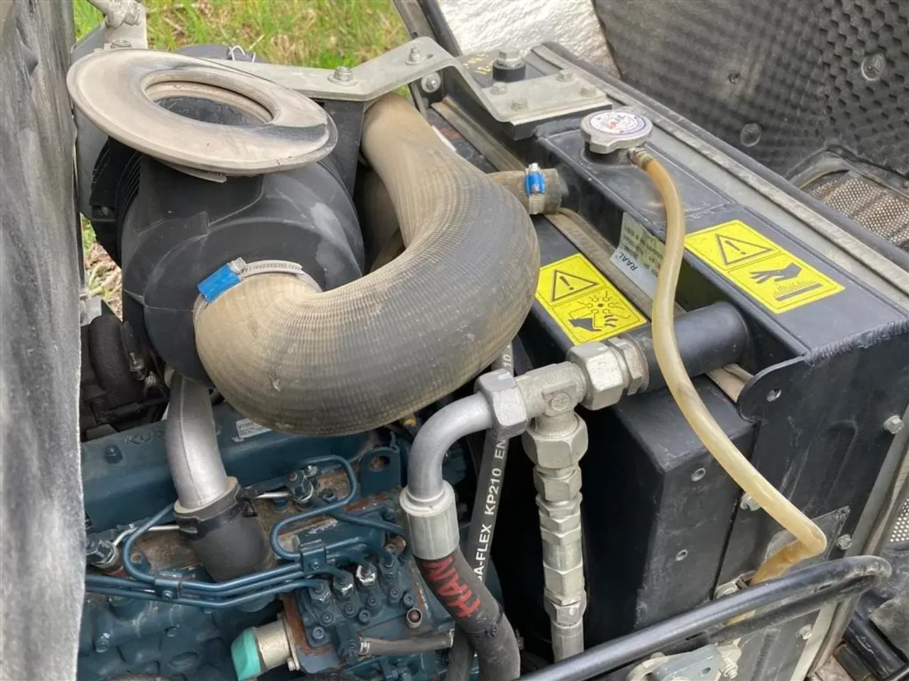 Billede 10 - Giant 452 T HD, Minilæsser. Skovl og Pallegafler