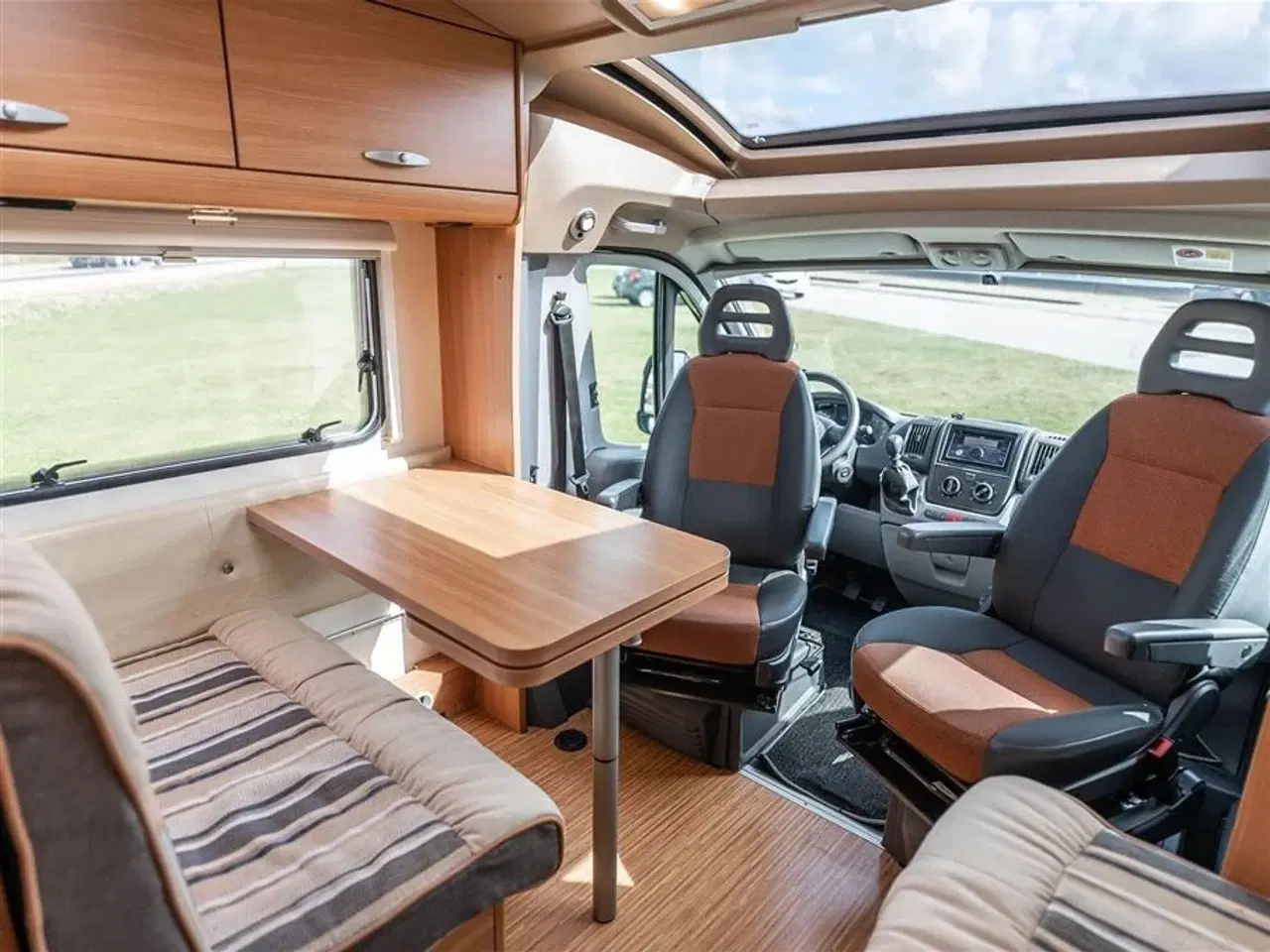 Billede 40 - 2012 - Knaus Sport 700 TI   Knaus 700 Sport – Veludstyret og klar til nye eventyr! Sælges til CVR