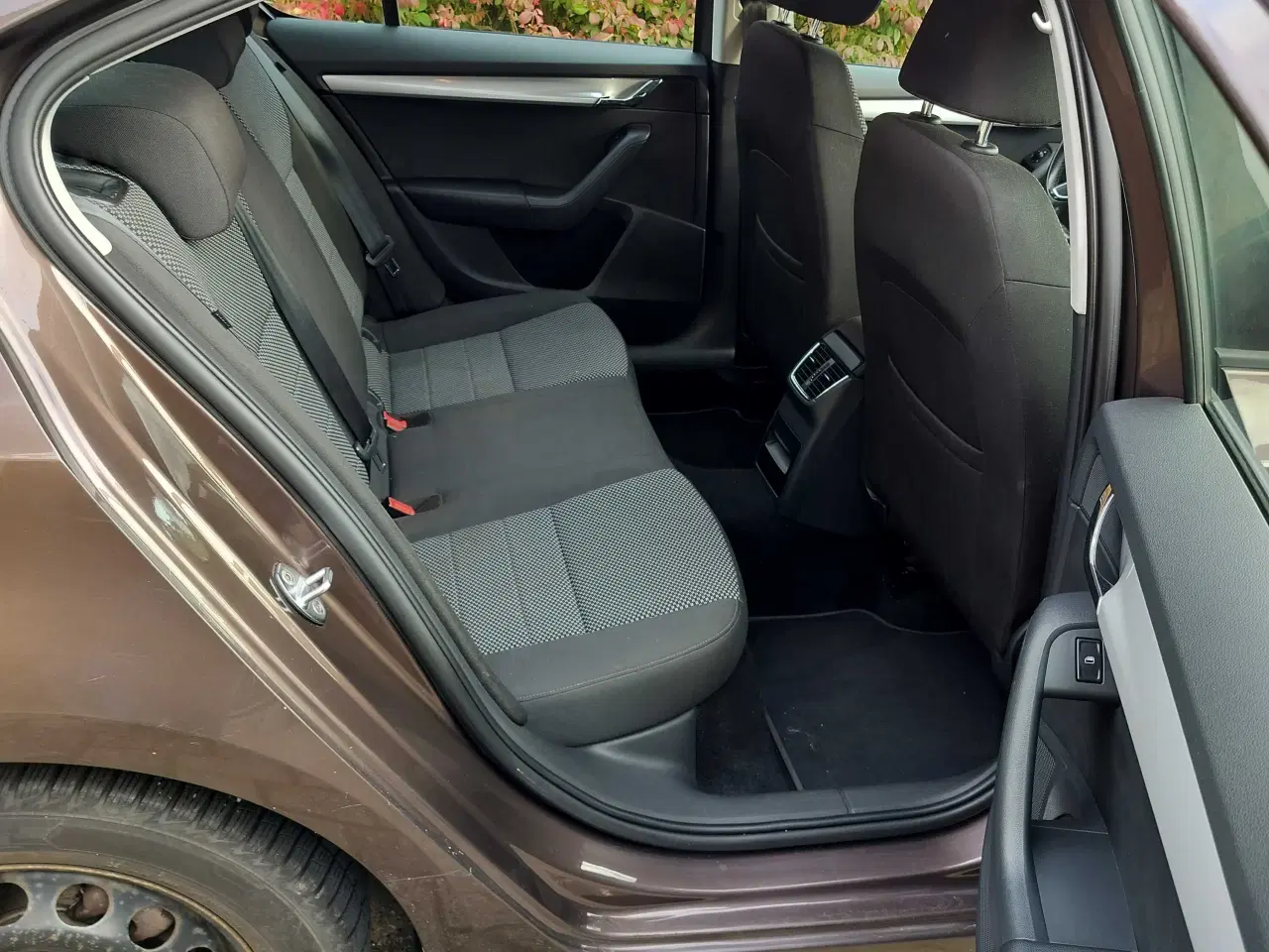 Billede 6 - En ejer. Motor kun kørt 39000km