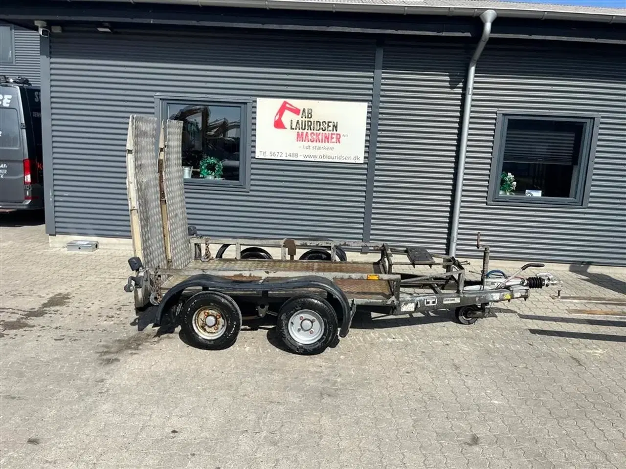 Billede 1 - Ifor Williams Model 4 lille maskintrailer med ramper.