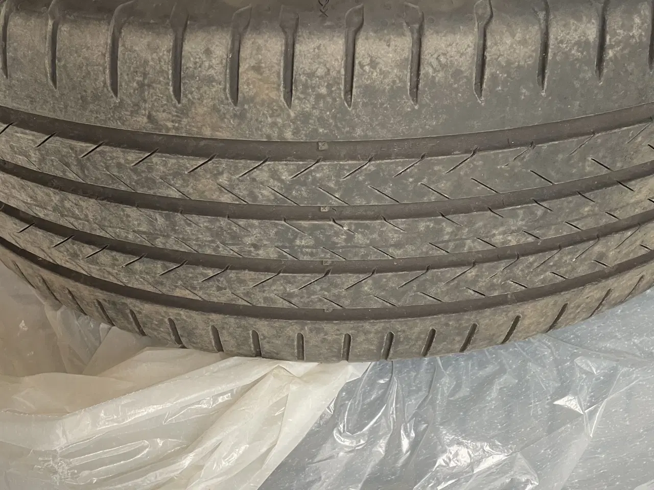 Billede 5 - 4 stk. næsten nye sommerdæk