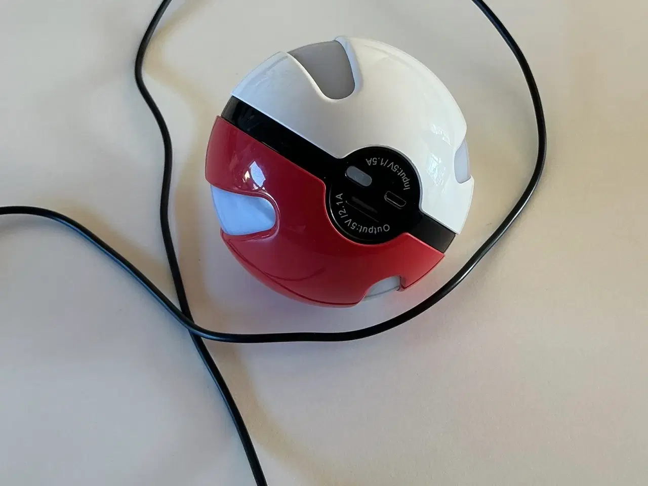 Billede 4 - Pokémon Pokeball Powerbank 6000mAh