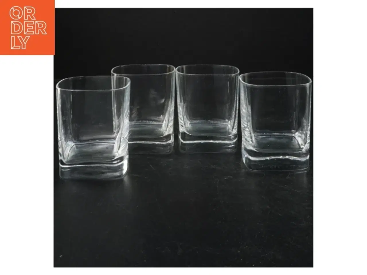 Billede 1 - Sæt med fire Whisky glas (str. 9x6 cm)