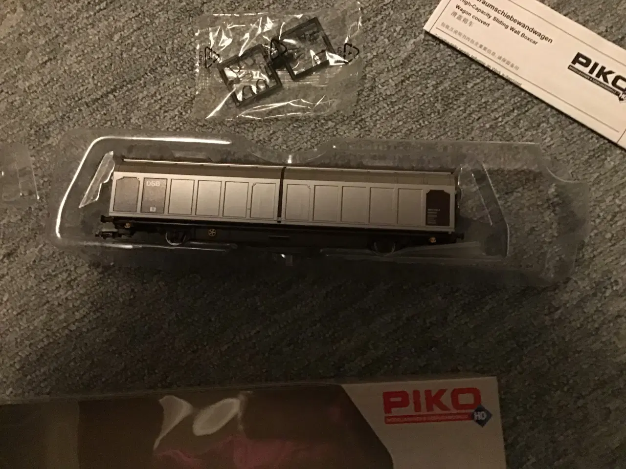 Billede 4 - DSB Piko Expert godsvogn i sølv. H0 1:87