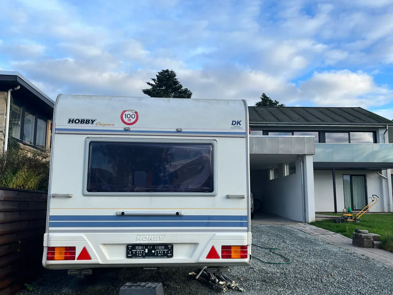 Billede 2 - Godt udstyret og velholdt Hobby Campingvogn