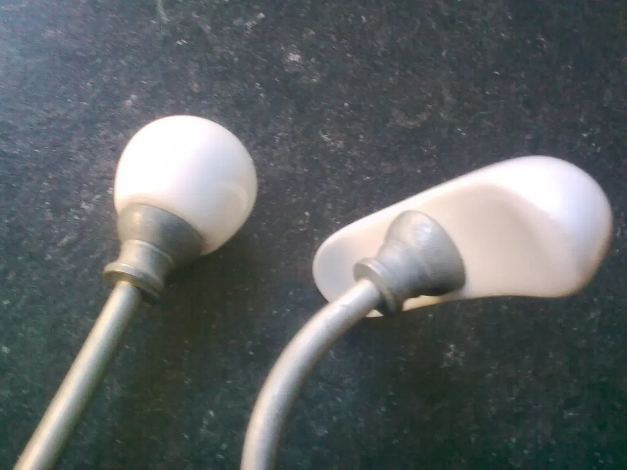 Billede 2 - Knager til hue hat + ekstra ophæng hvid/grå