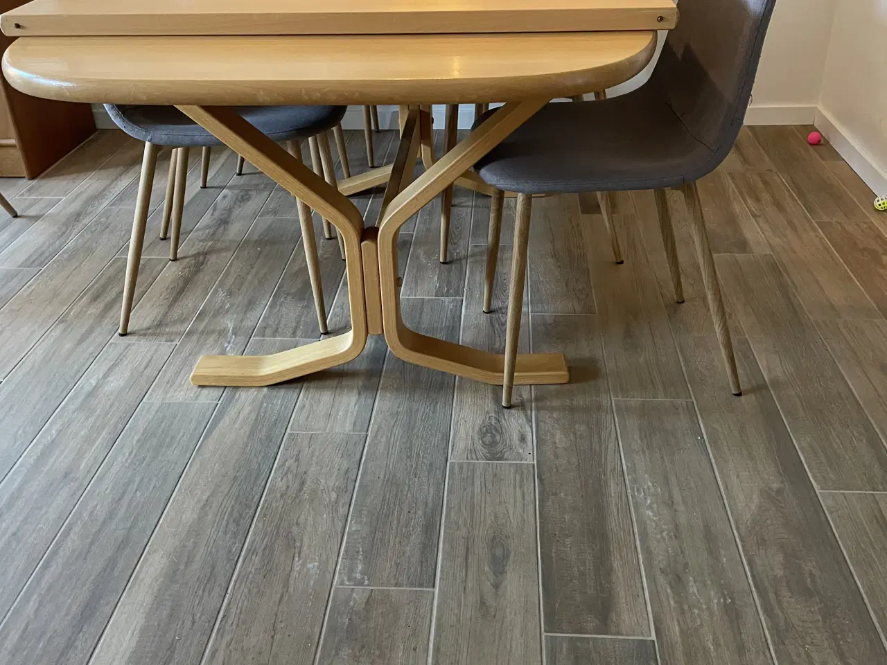 Billede 2 - Spisebord i bøg med 2 plader