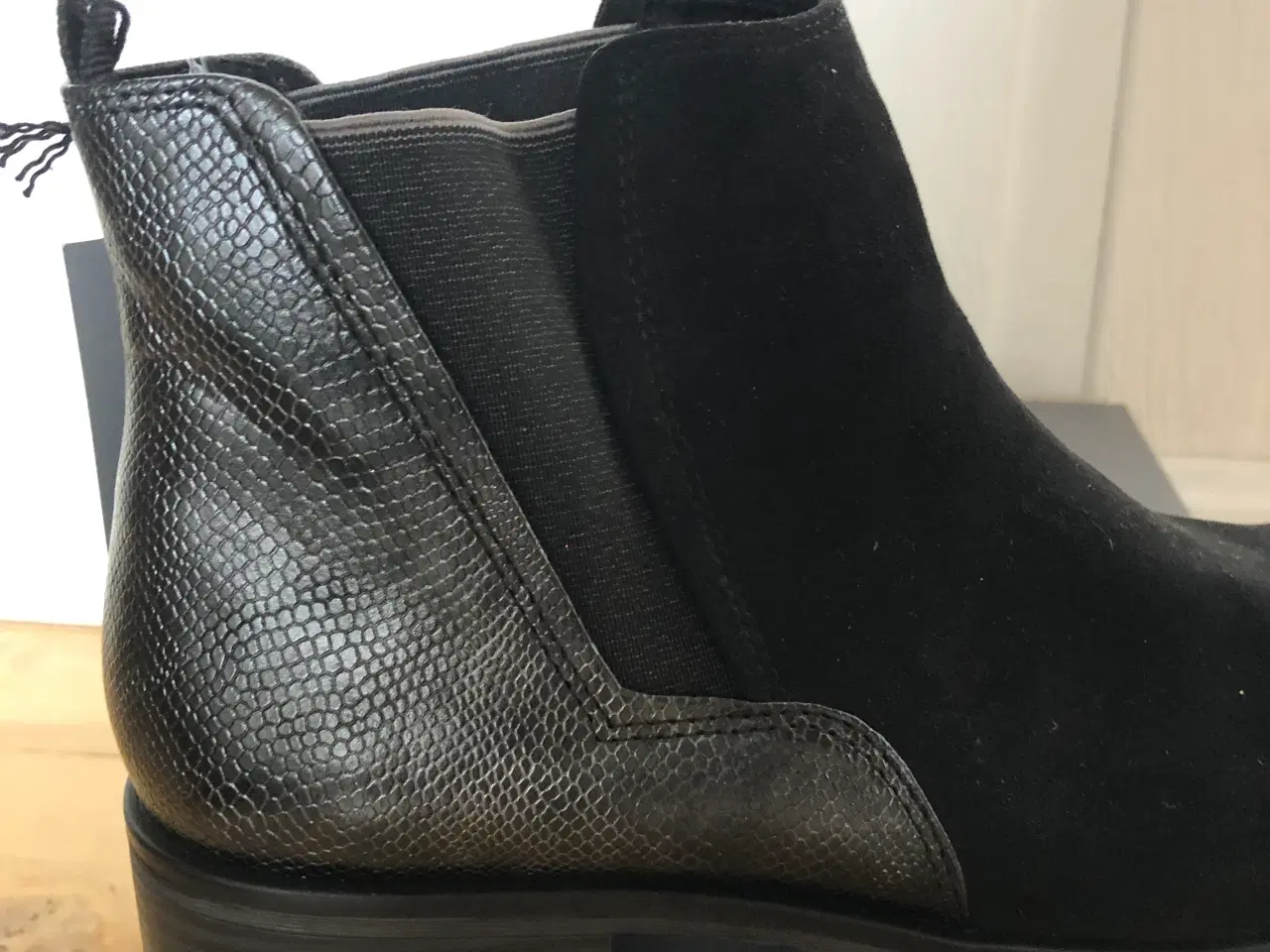 Billede 2 - NYE! korte støvler str. 42