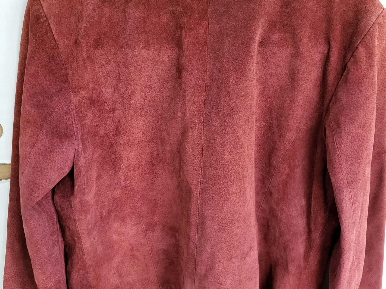Billede 7 - Vintage ruskinds jakke i vinrød/rosa farve, str. L