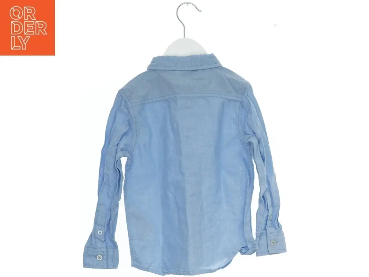 Billede 2 - Lyseblå skjorte (str. 104)