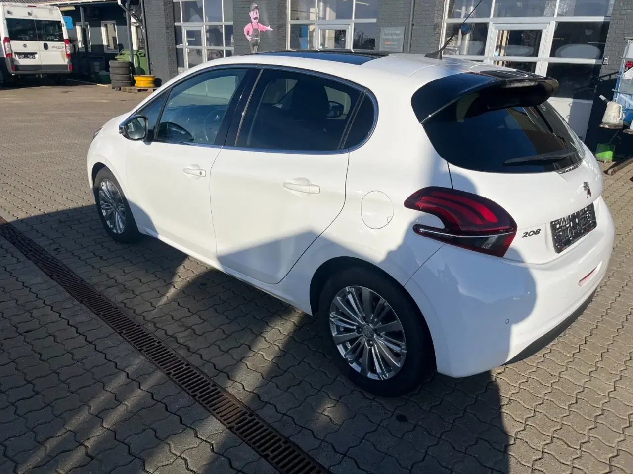 Billede 4 - Peugeot 208 1,6 BlueHDi 100 Desire Sky