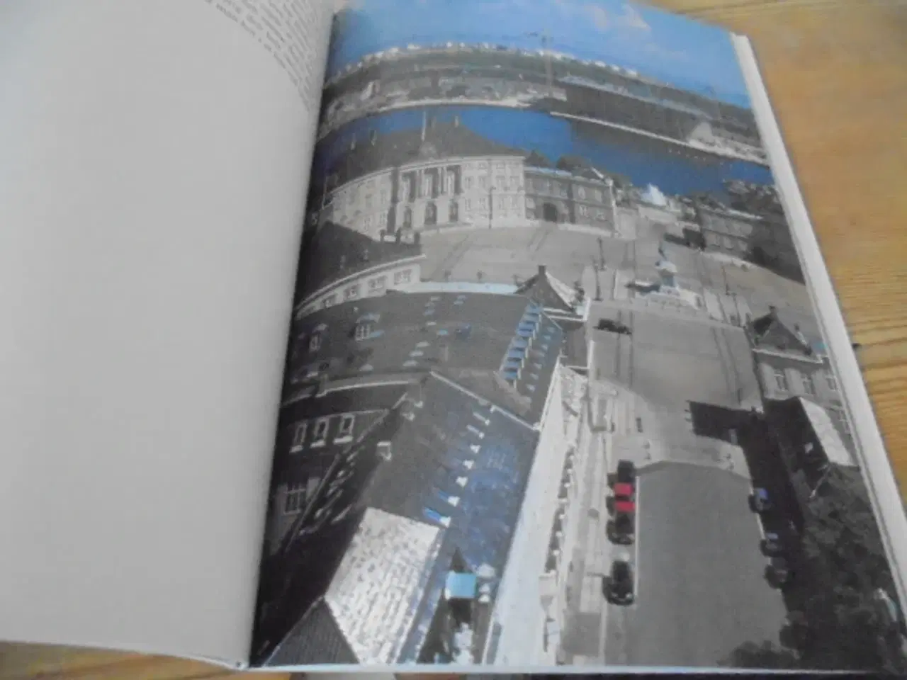 Billede 5 - BYGNINGER VED VANDET – flotte steder  – FIN STAND