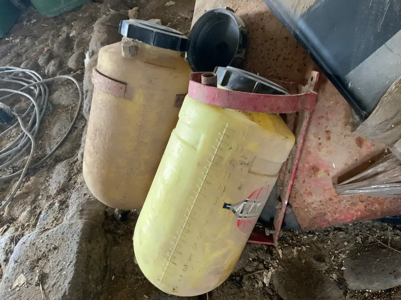 Billede 1 - Hardi rentvandsbeholdere 2 stk. a 15 l.