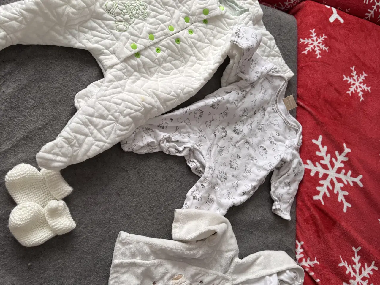 Billede 2 - Lækkert tøjsæt til baby – str. 62-68