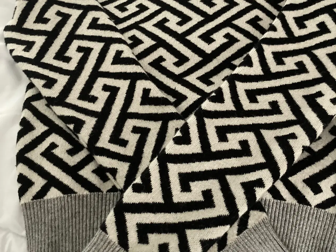 Billede 1 - Blød multifarvet sweater str. xs