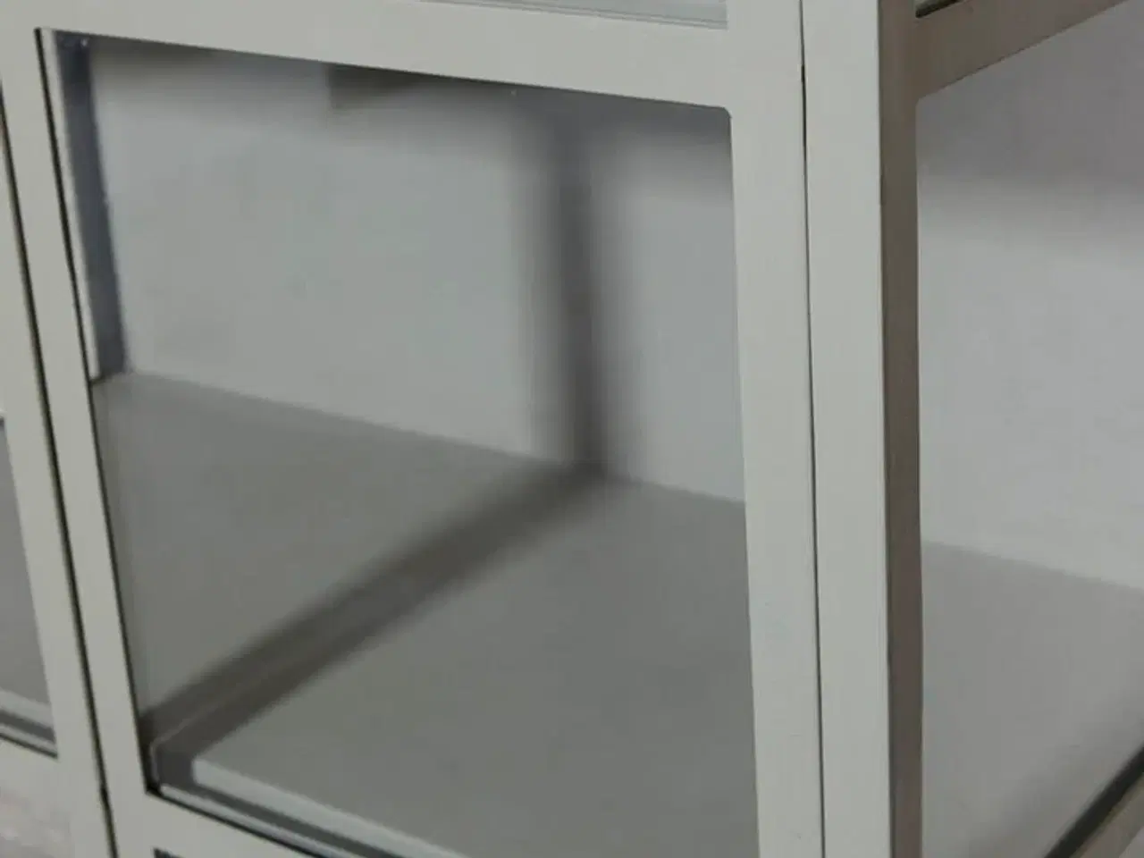 Billede 5 - Nyt Vitrineskab RAW olivegreen