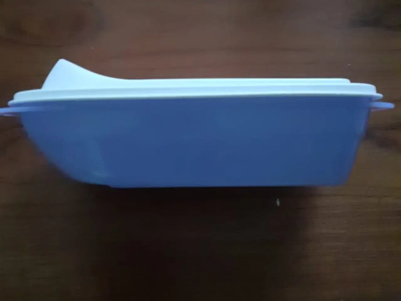 Billede 2 - Mærke Tuppertoy båden lille fin madkasse til skole