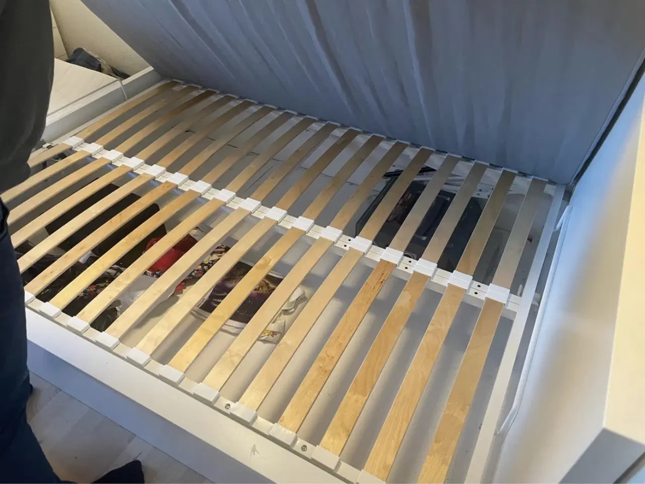 Billede 4 - Seng fra ikea - man sover fantastisk i den