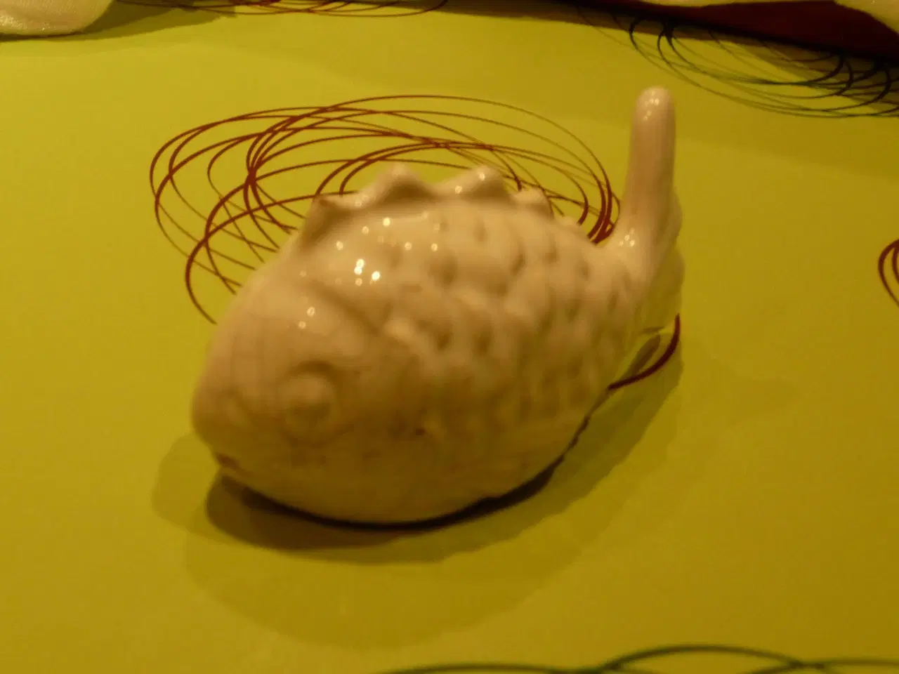 Billede 3 - lille hvid keramik fisk