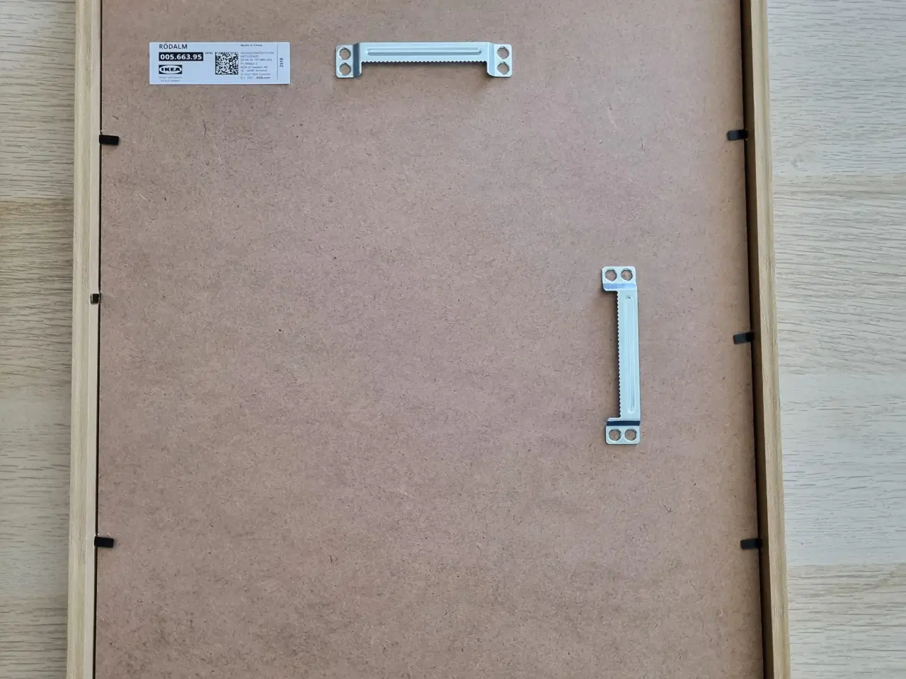 Billede 3 - Rödalm rammer 30x40 med poster  Ikea, pris pr stk 