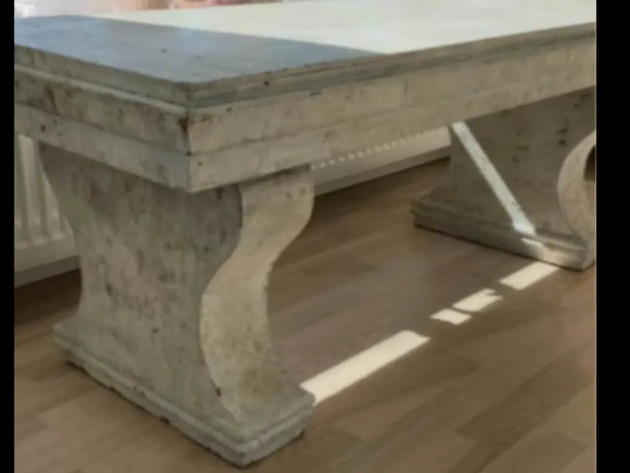 Billede 7 - Vintage “Marmorlook “ træbænkrekvisit kgl teater 