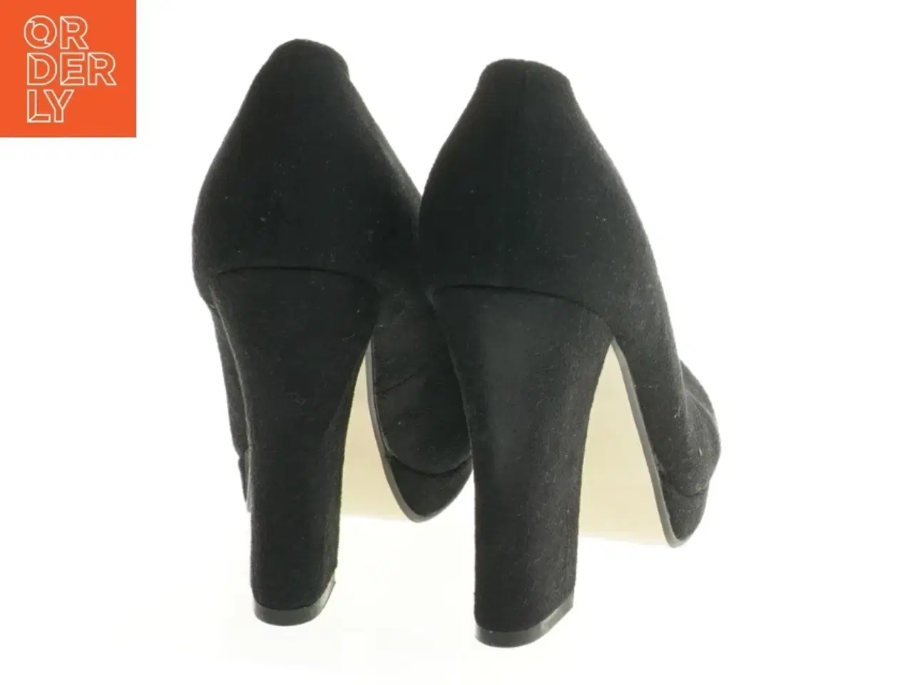 Billede 2 - Sort højhælede sko i størrelse 40 fra Balzar Footwear (str. 40 )