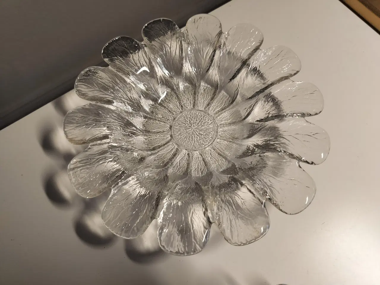 Billede 3 - Holmegaard åkande fad og 2 lysestager.