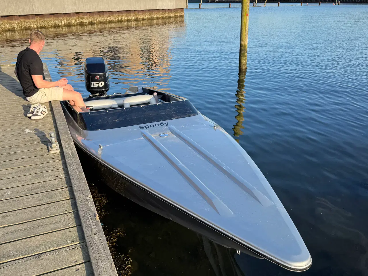 Billede 2 - Ring 18 speedbåd 150hk 2.5 v6 optimax 