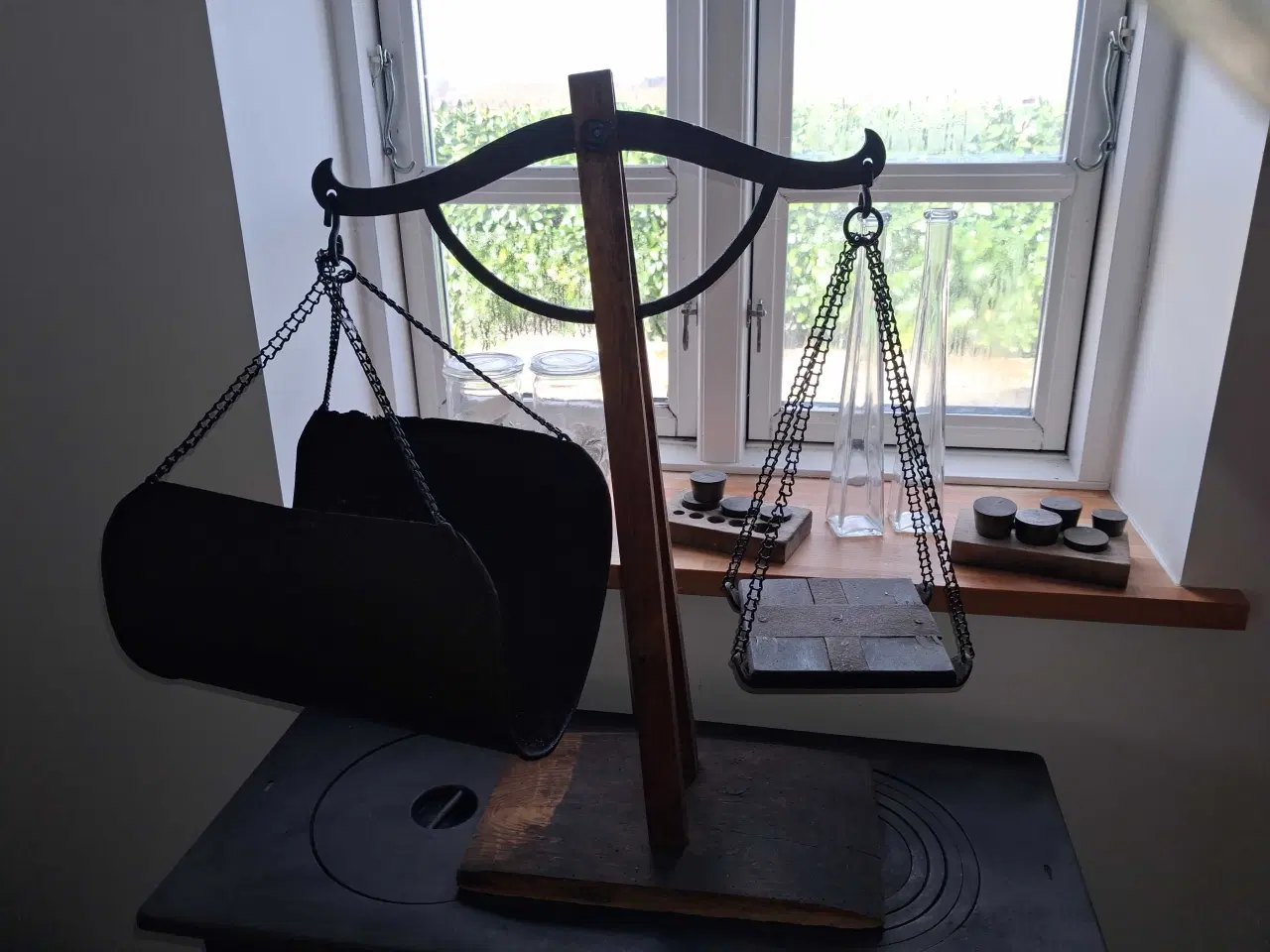 Billede 1 - Gammeldags  jordmorvægt sælges 