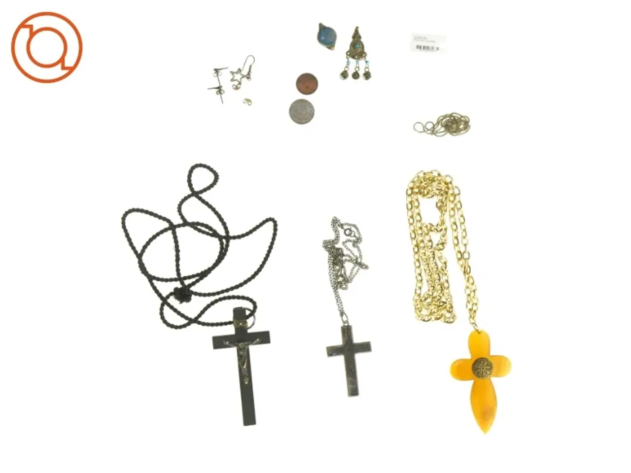 Billede 2 - Smykker, med blandt andet kors (str. 8 x 8 cm)
