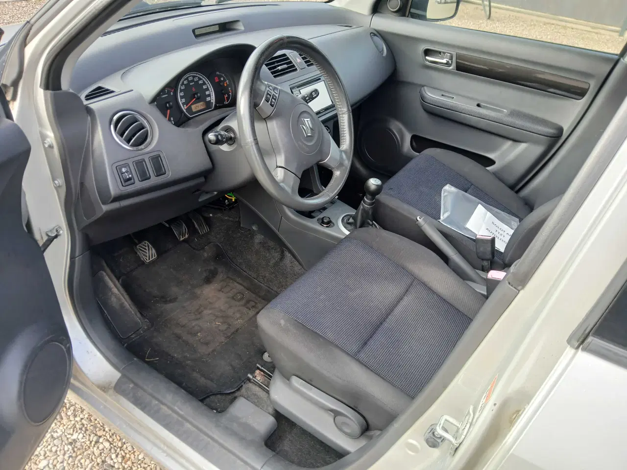 Billede 5 - Suzuki Swift 1,3  5 dørs. Til CVR