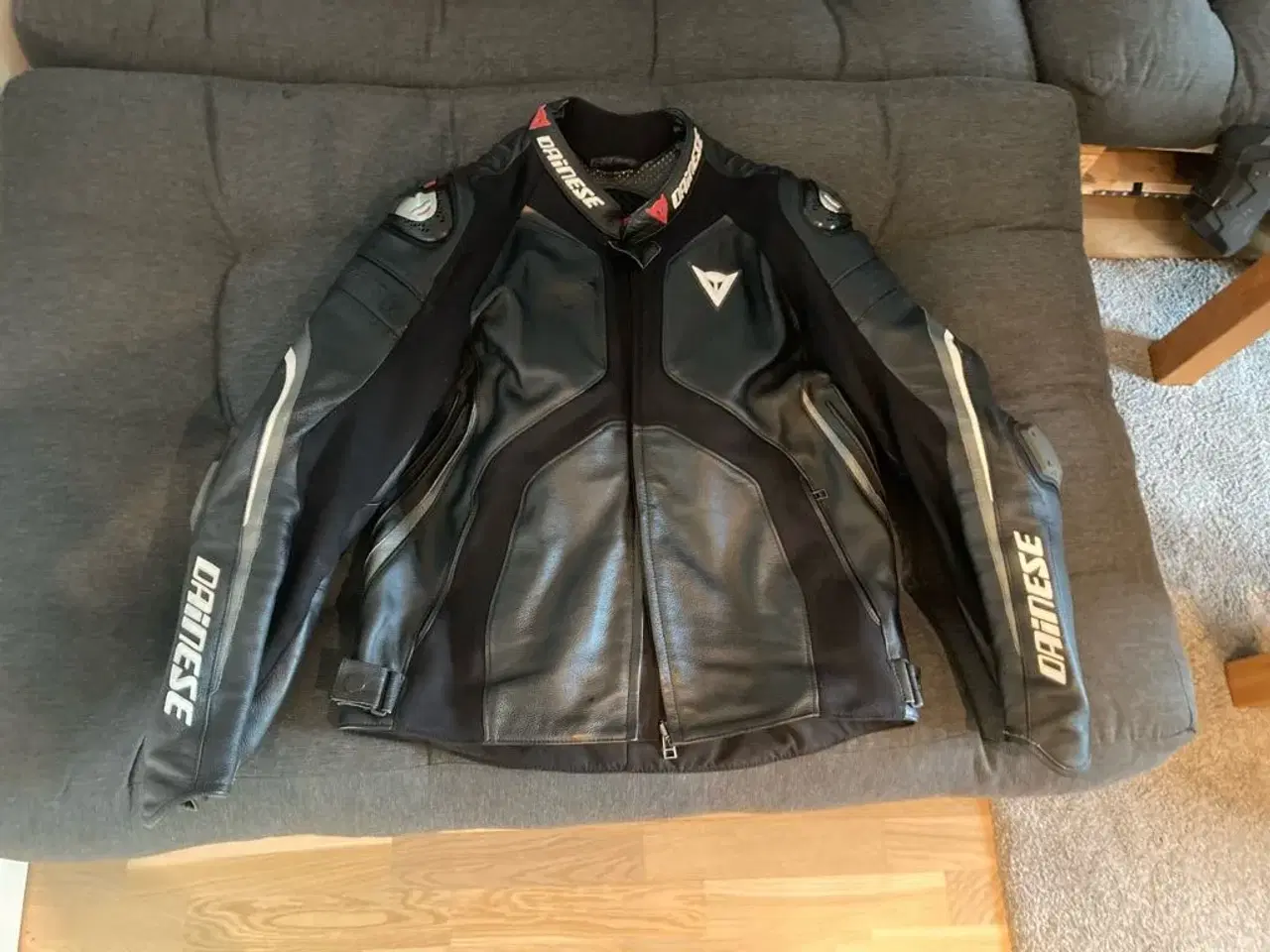 Billede 1 - Jakke Dainese