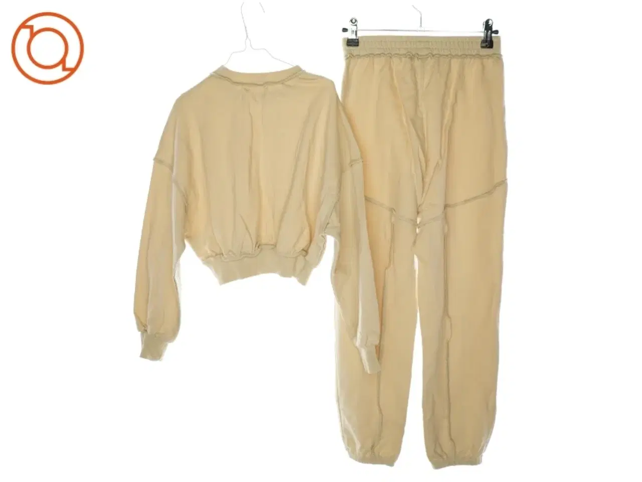 Billede 2 - Sæt med bukser og bluse fra Shein (str. 146)