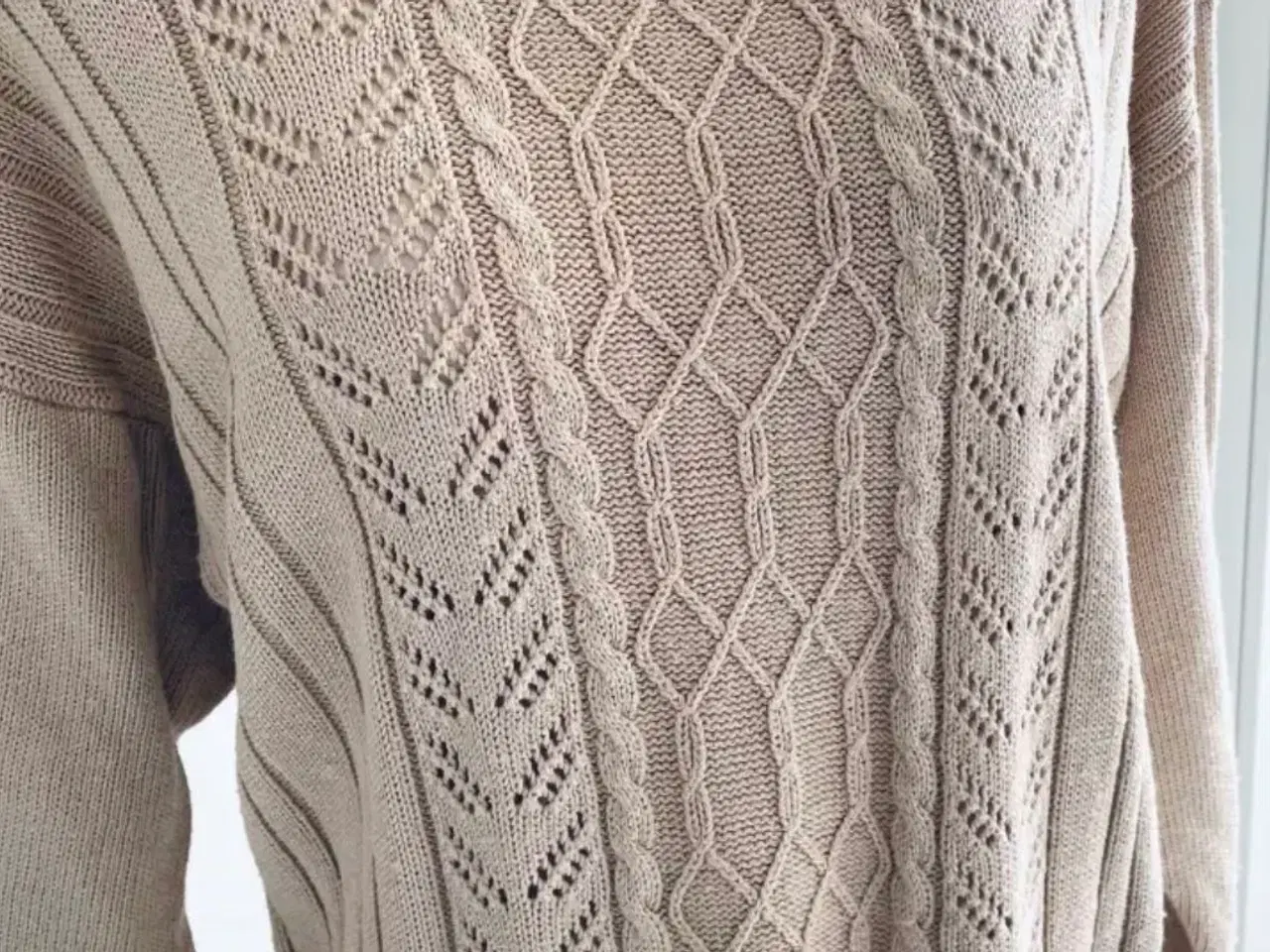 Billede 7 - Beige trøje 