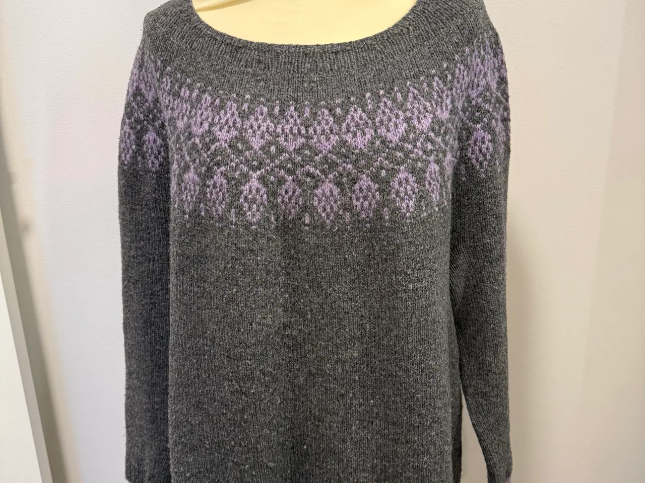 Billede 1 - Hjemmestrikket sweater
