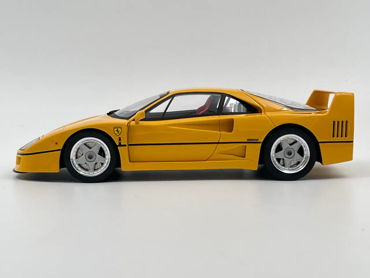 Billede 3 - 1987 Ferrari F40 - Limited Edition 56/999 - 1:18