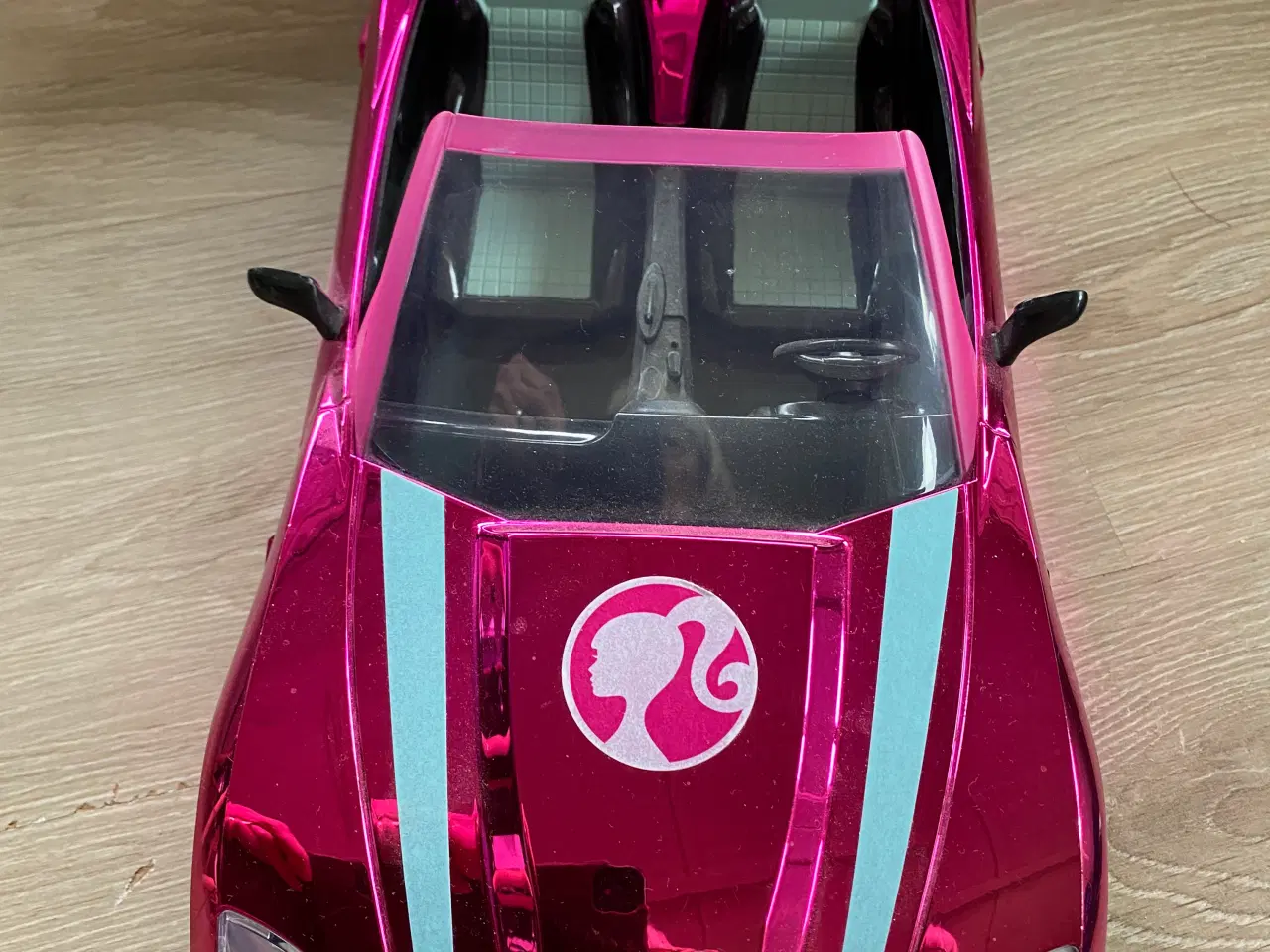 Billede 2 - Barbie bil uden fjernbetjening.