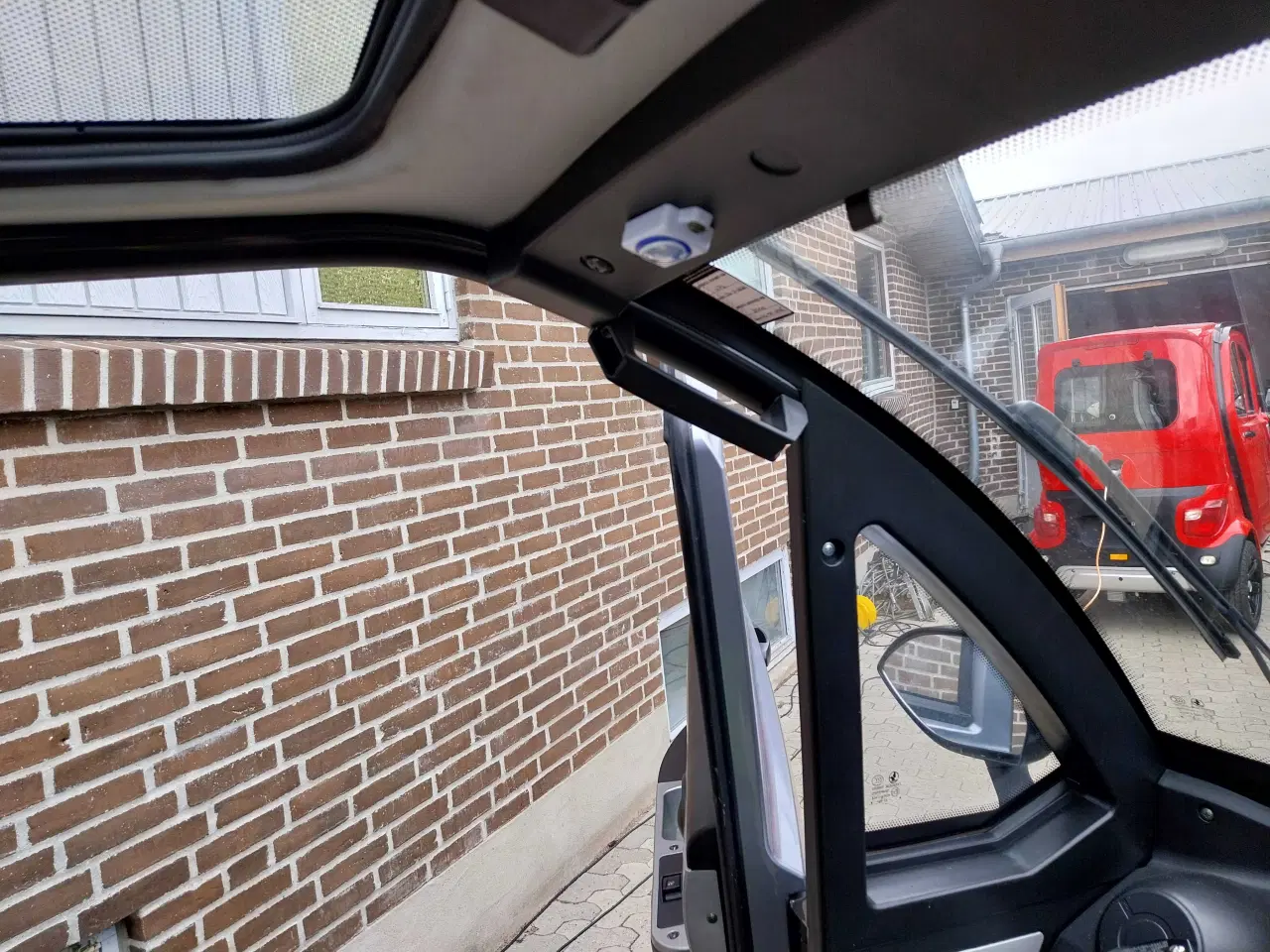 Billede 13 - Næsten ny Bach 26 S125 Kabinescooter til halv pris