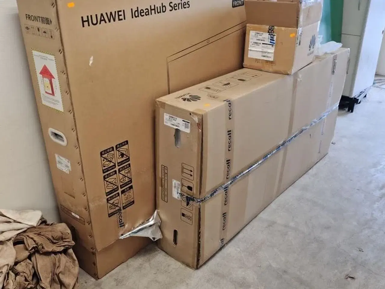 Billede 1 - Mødeskærm med stativ, 65", ubrugt HUAWEI IdeaHub