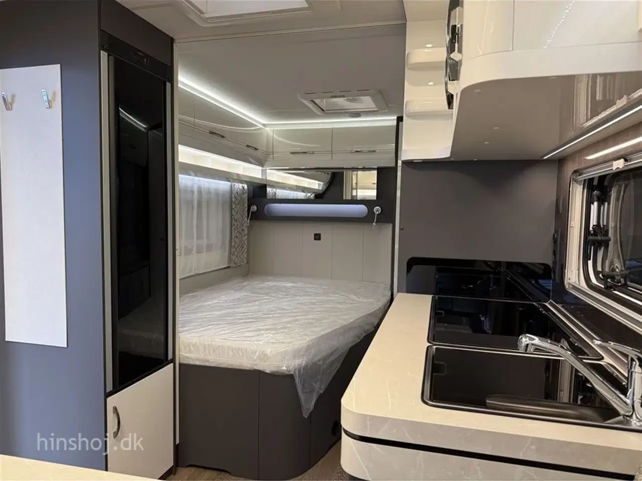 Billede 2 - 2025 - Hobby Excellent 540 WFU Dejlig vogn med rundsidegruppe og franskseng fra Hinshøj Caravan A/S