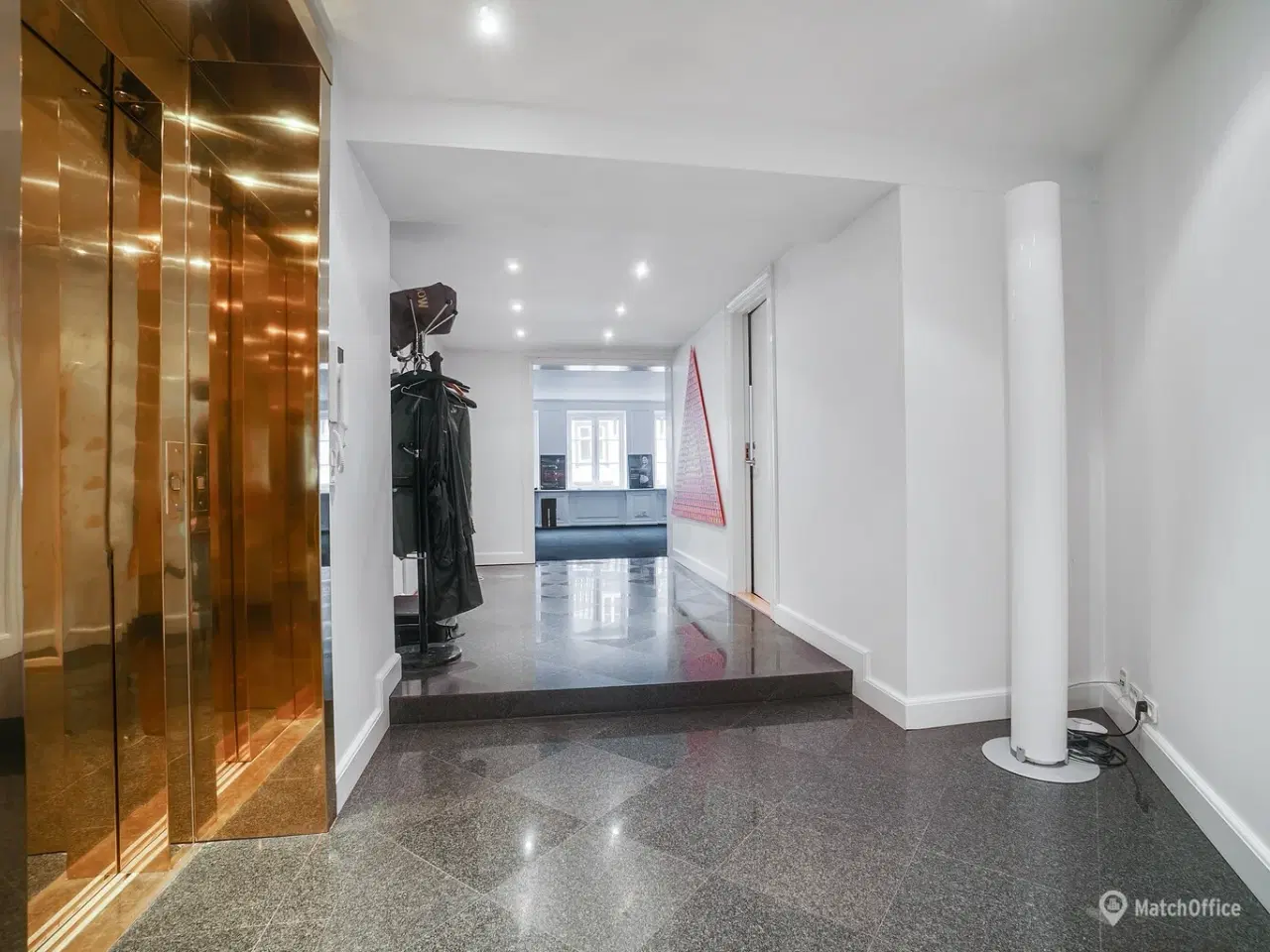 Billede 8 - I smuk og præsentabel ejendom udlejes kontorer i varierende størrelser