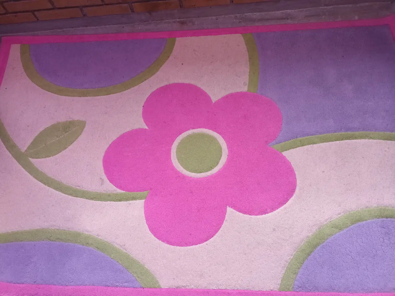 Billede 1 - Tæppe med blomsterdesign