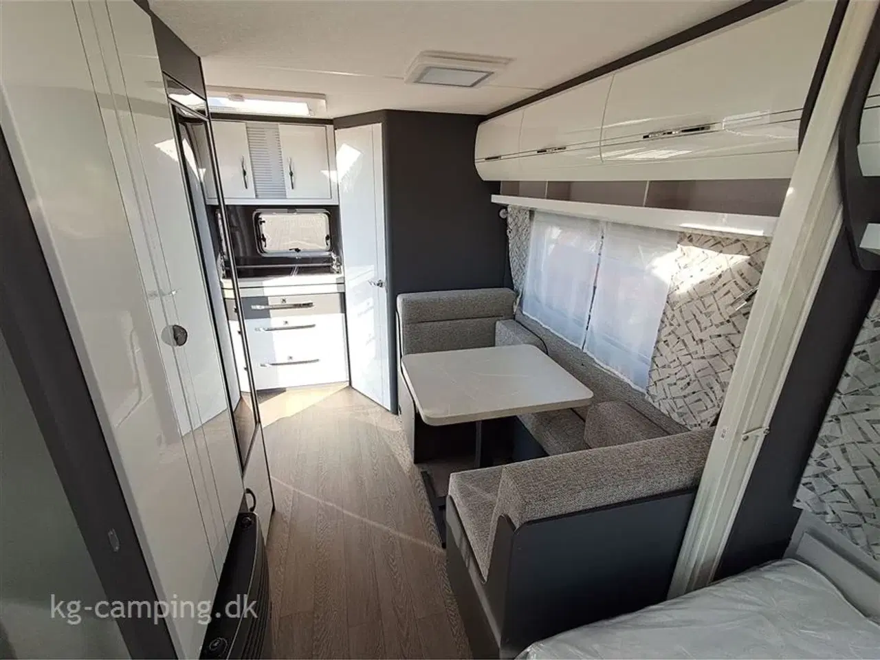 Billede 9 - 2025 - Hobby Excellent 460 SL   2025 model - Flot lille rejsevogn som kan nedvejes til 1350 kg.